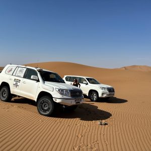 2 4x4 blanc dans le desert, PDO Bollène