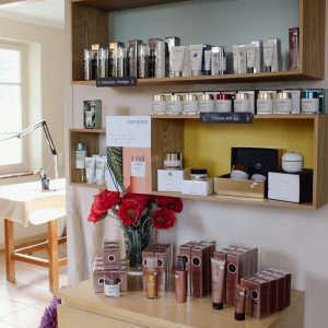 présentoir produits de beauté bella donna à Bollène