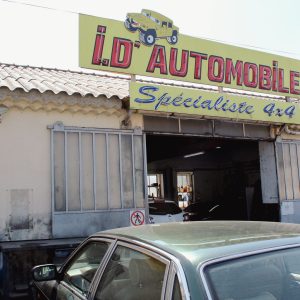 Enseigne ID AUtomobile à Bollène