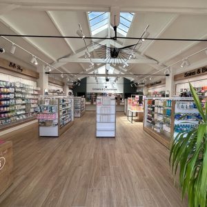 intérieur de la pharmacie de la fontaine à Bollène